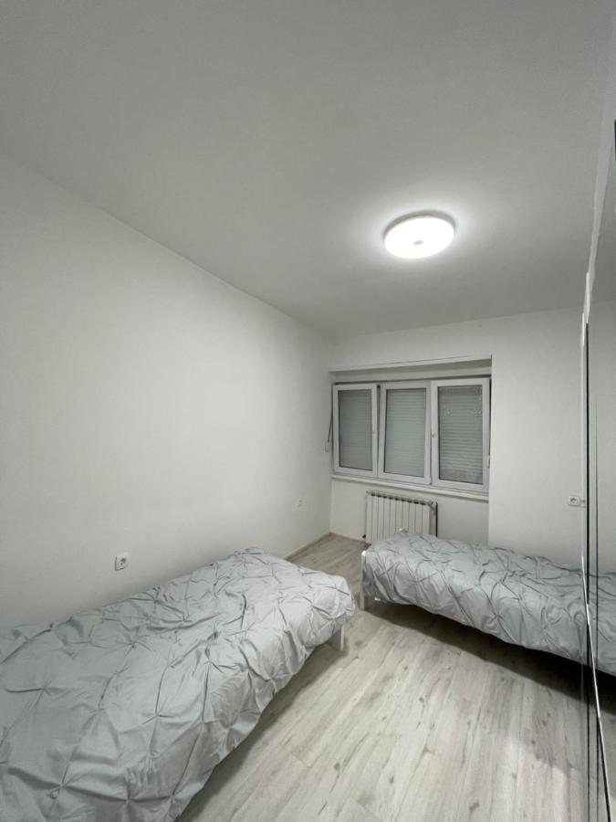 Modern & Cozy 2-Bedroom Vacation Home In Sarajevo Ngoại thất bức ảnh