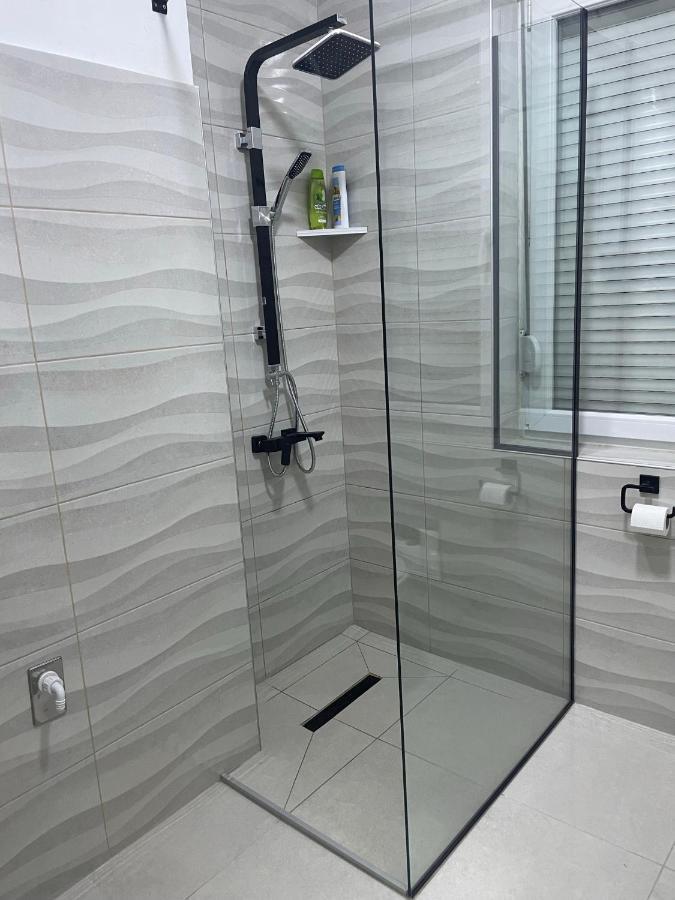 Modern & Cozy 2-Bedroom Vacation Home In Sarajevo Ngoại thất bức ảnh